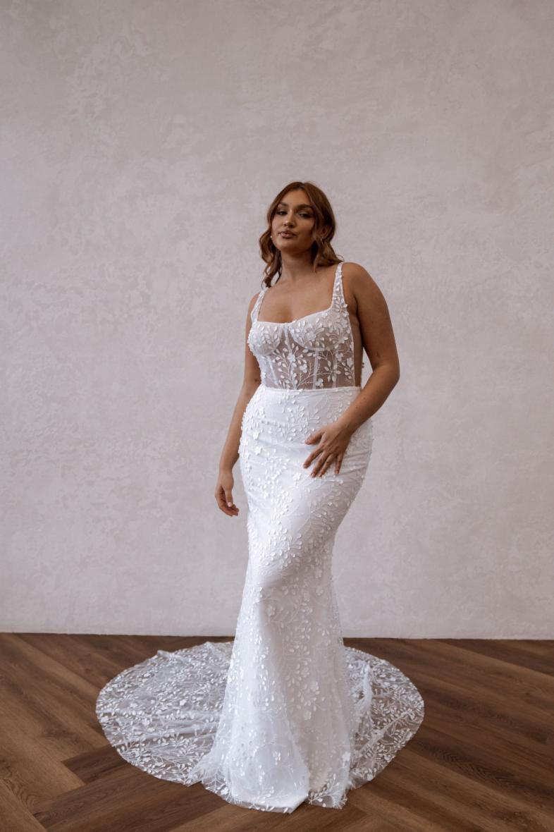 Huxley gown Ivory size 12 (Ex sample gown)