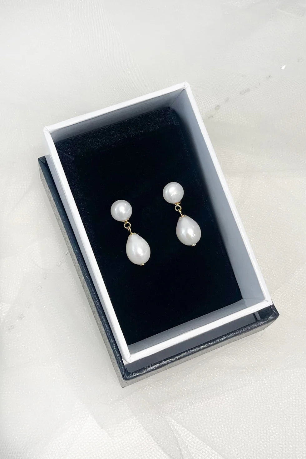 Sia Gold Freshwater Pearl Earrings WE763
