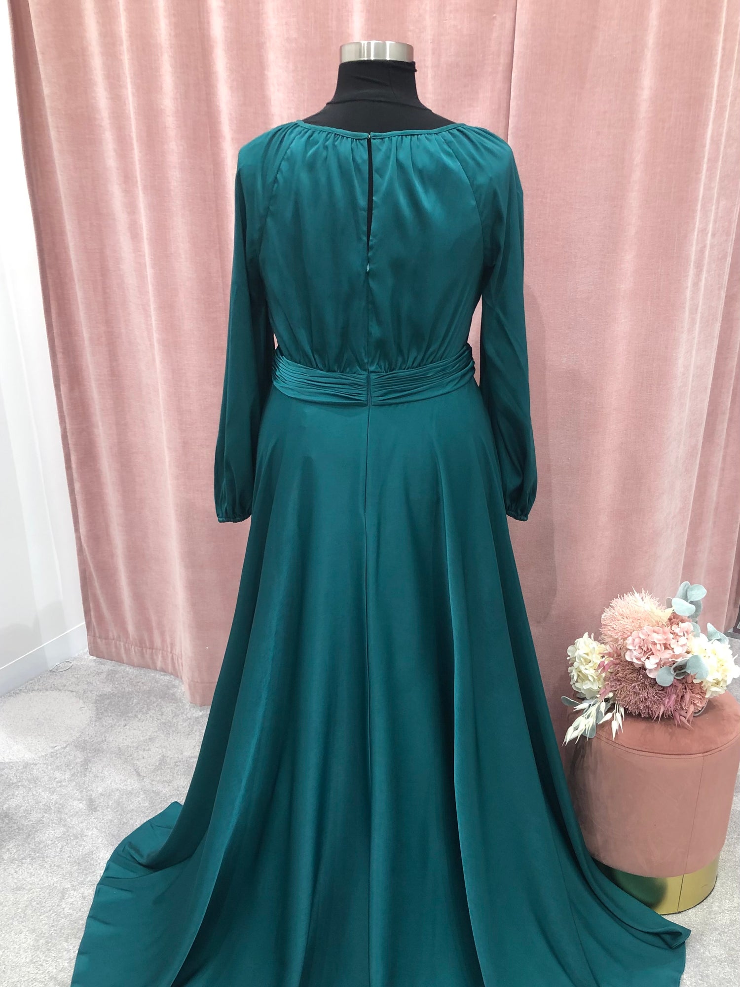 TO884 Zahara Emerald size 18 (Ready to ship!)
