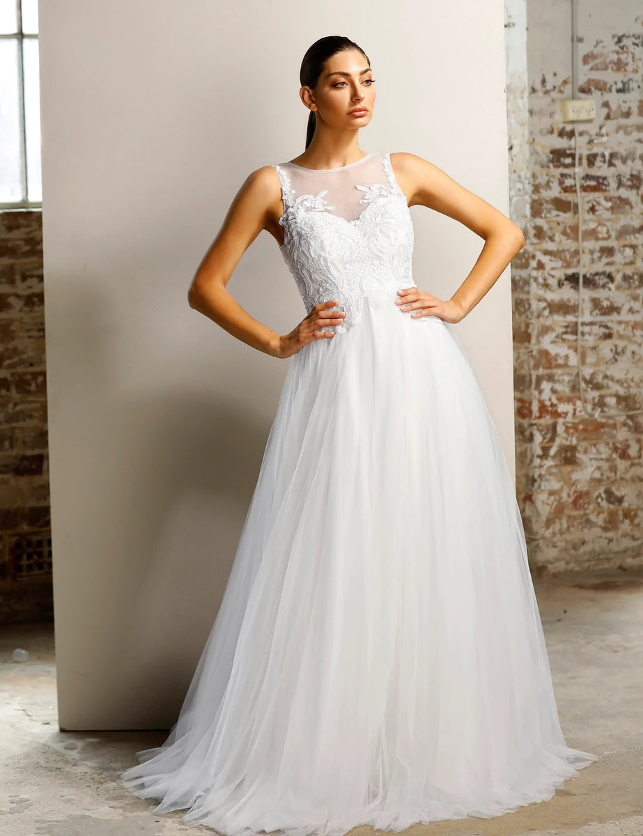 Davina gown JX1085 White size 16 (Ex sample gown)