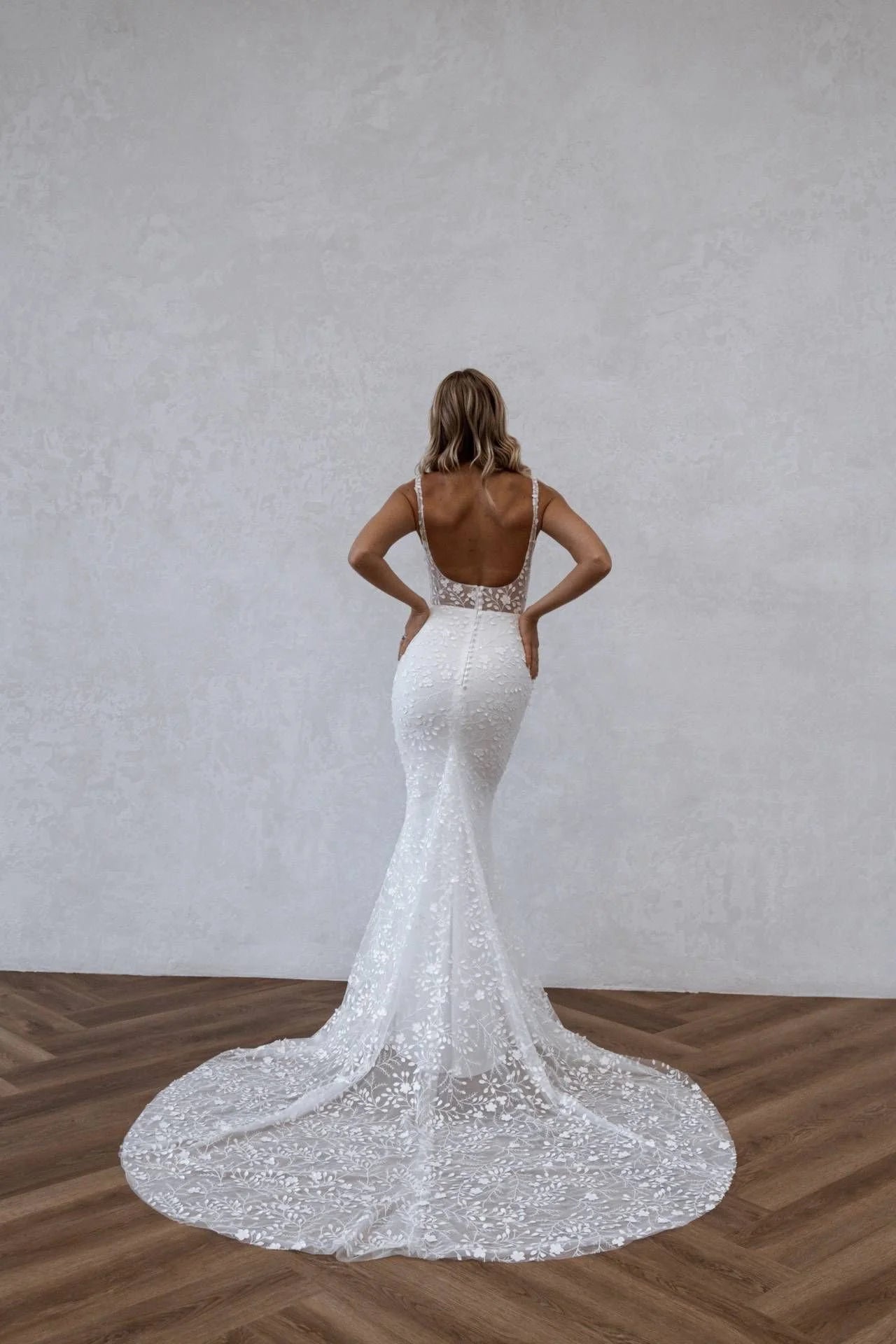 Huxley gown Ivory size 12 (Ex sample gown)