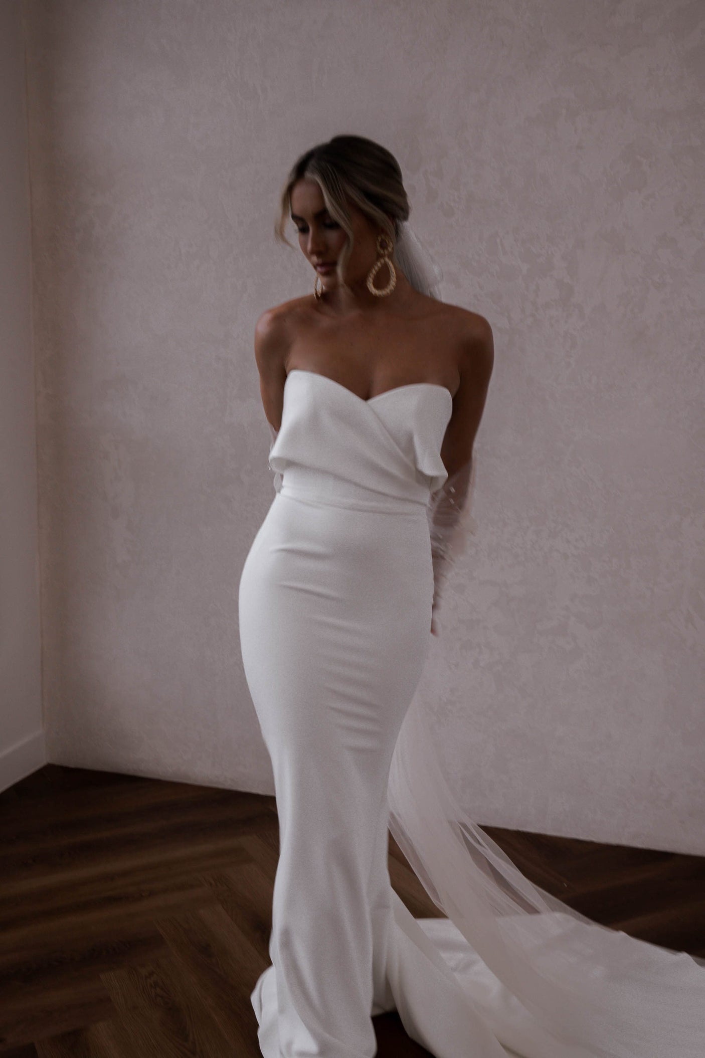 Lily gown Ivory size 10 (Ex sample gown)
