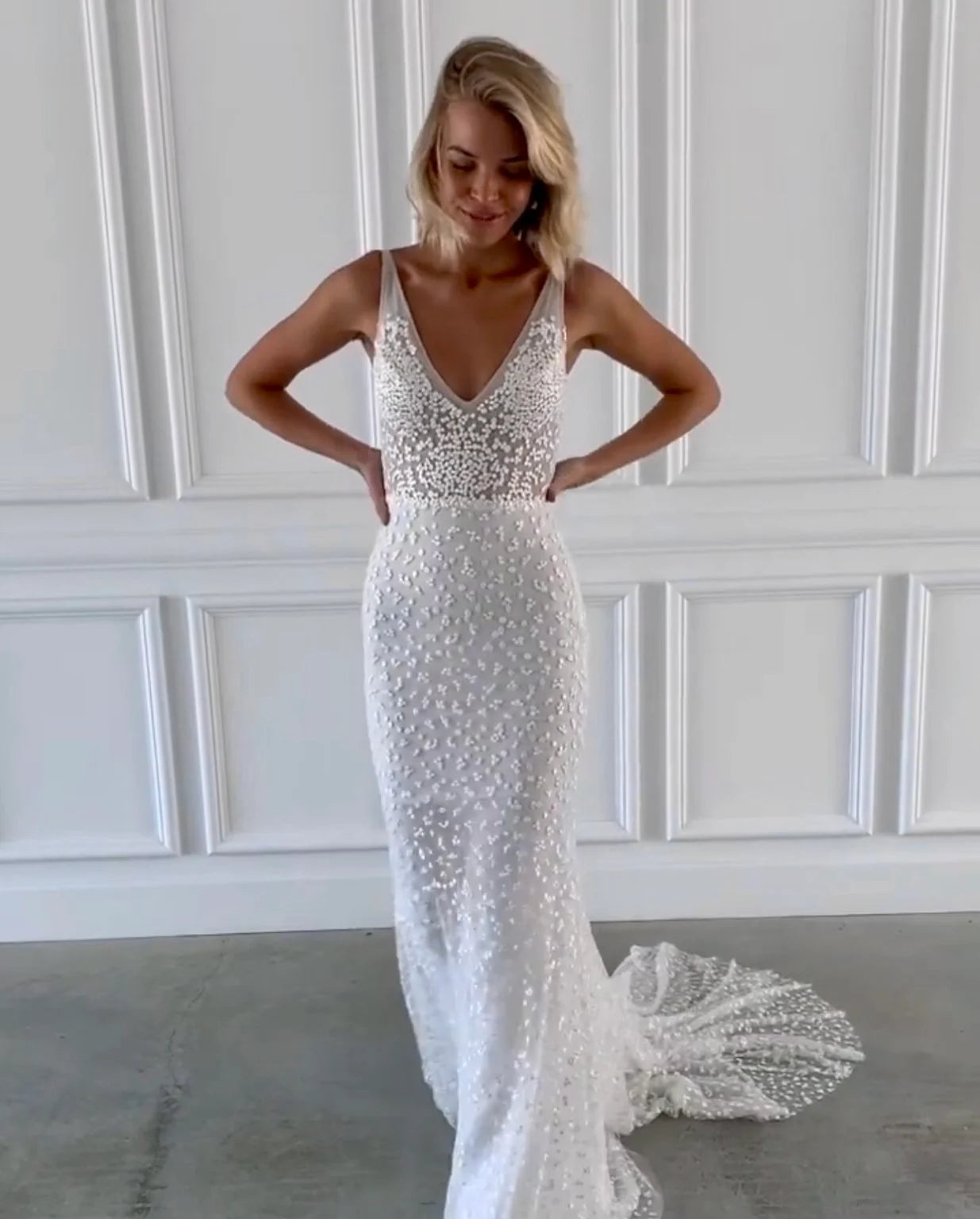 Rosey gown Ivory size 12 (Ex sample gown)