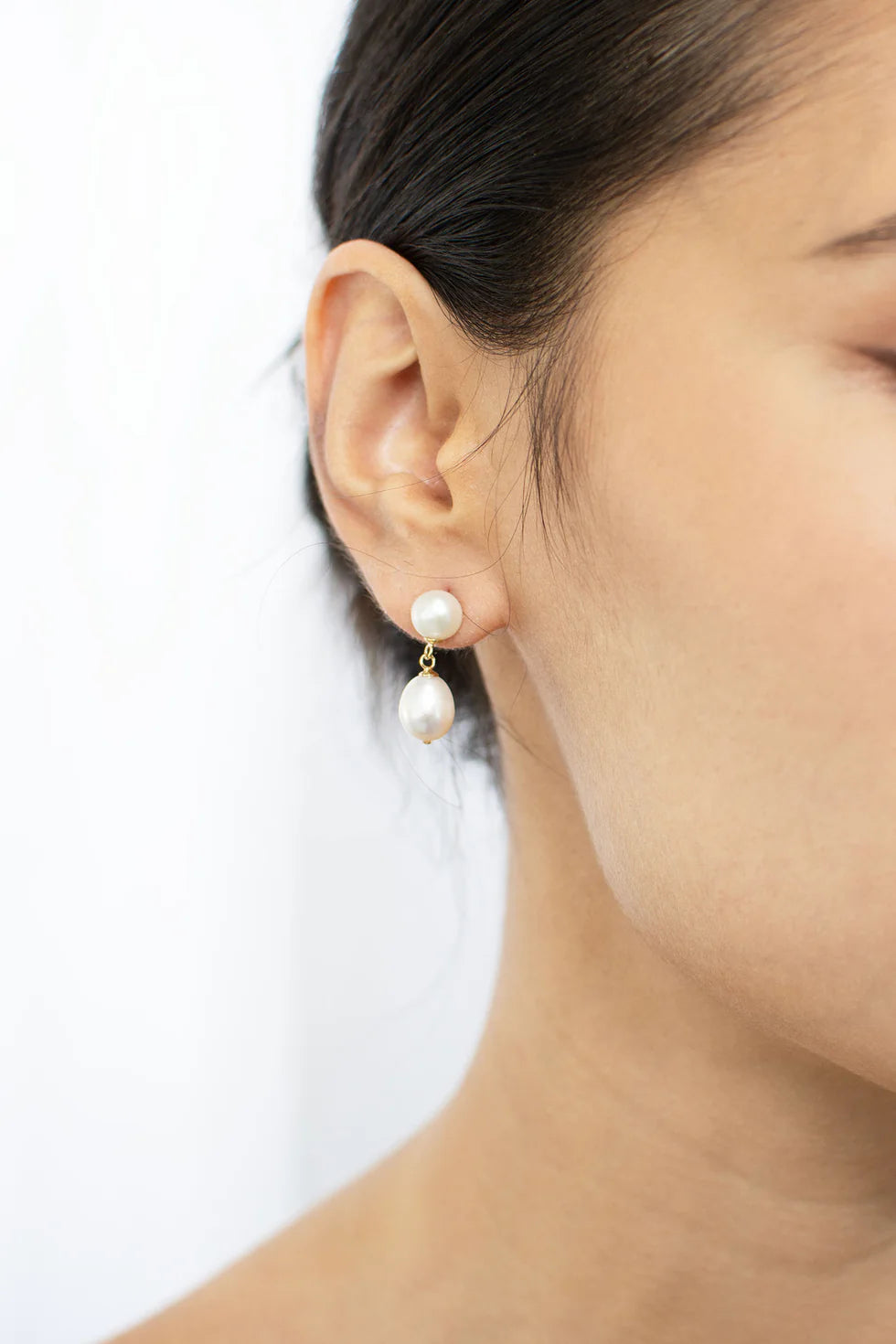 Sia Gold Freshwater Pearl Earrings WE763