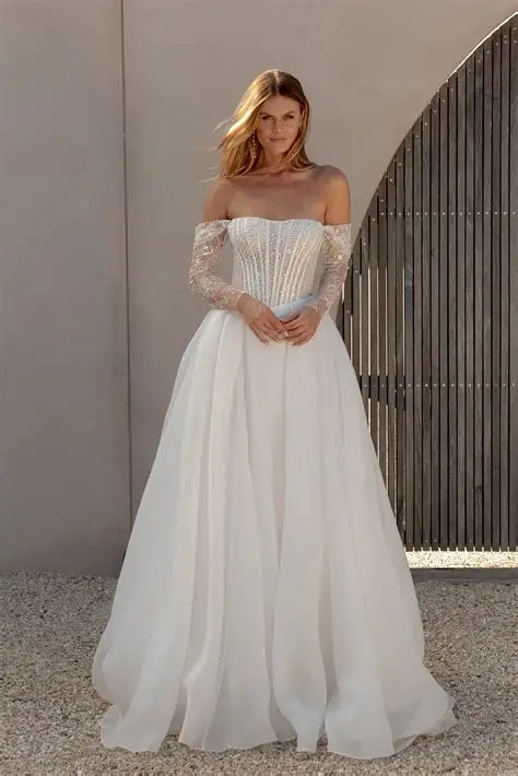Sybil gown Ivory size 16 (Brand new)