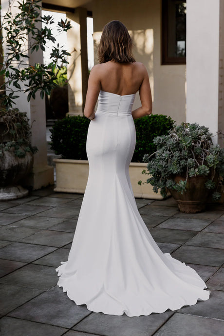Monique gown Ivory size 8 (Brand new)