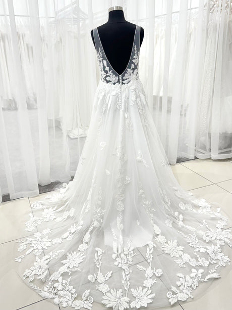 Confetti Luxe 'Charlotte' gown size 20  (Ex-sample gown)