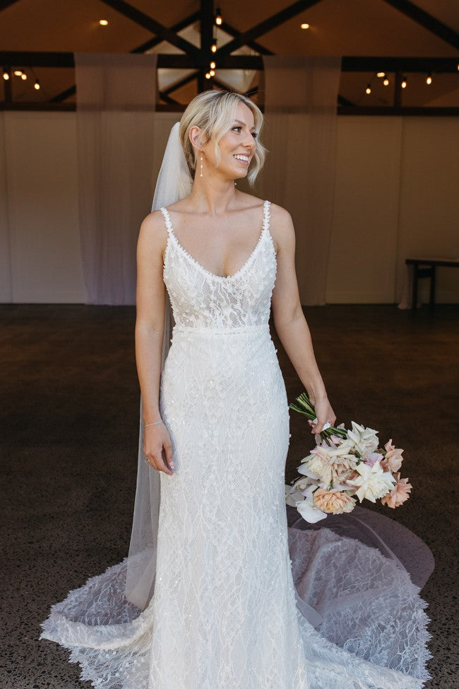 Harlow gown Ivory size 12 (Ex sample gown)