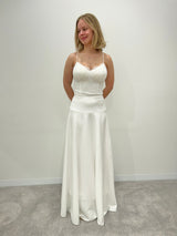 Crepe skirt Ivory size 16 (Ex sample)