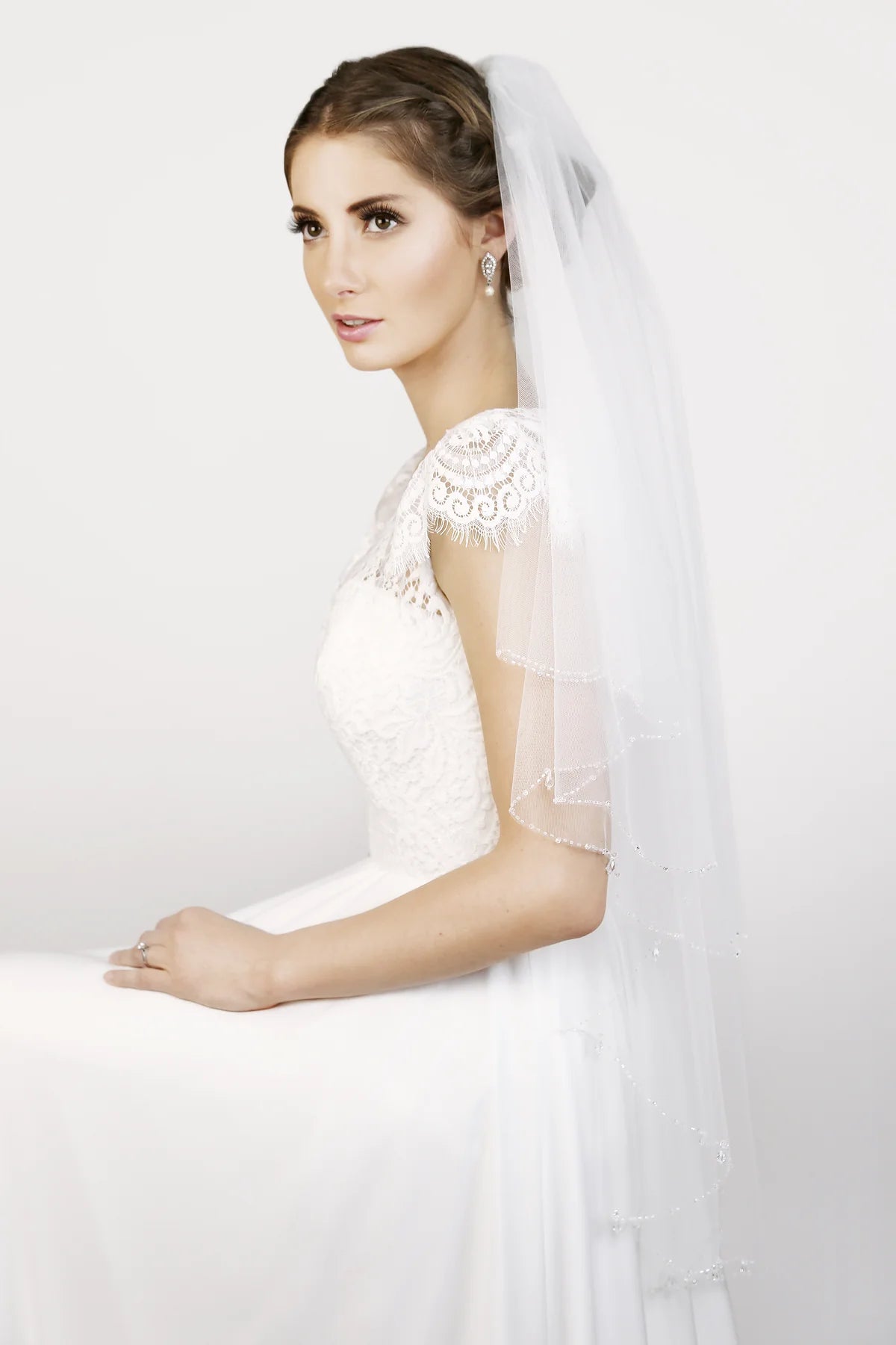 Sana two tier Fingertip veil 45” - Ivory