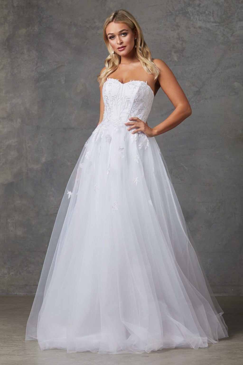 Louisa gown TC237 Vintage White size 16 (Ex sample gown)
