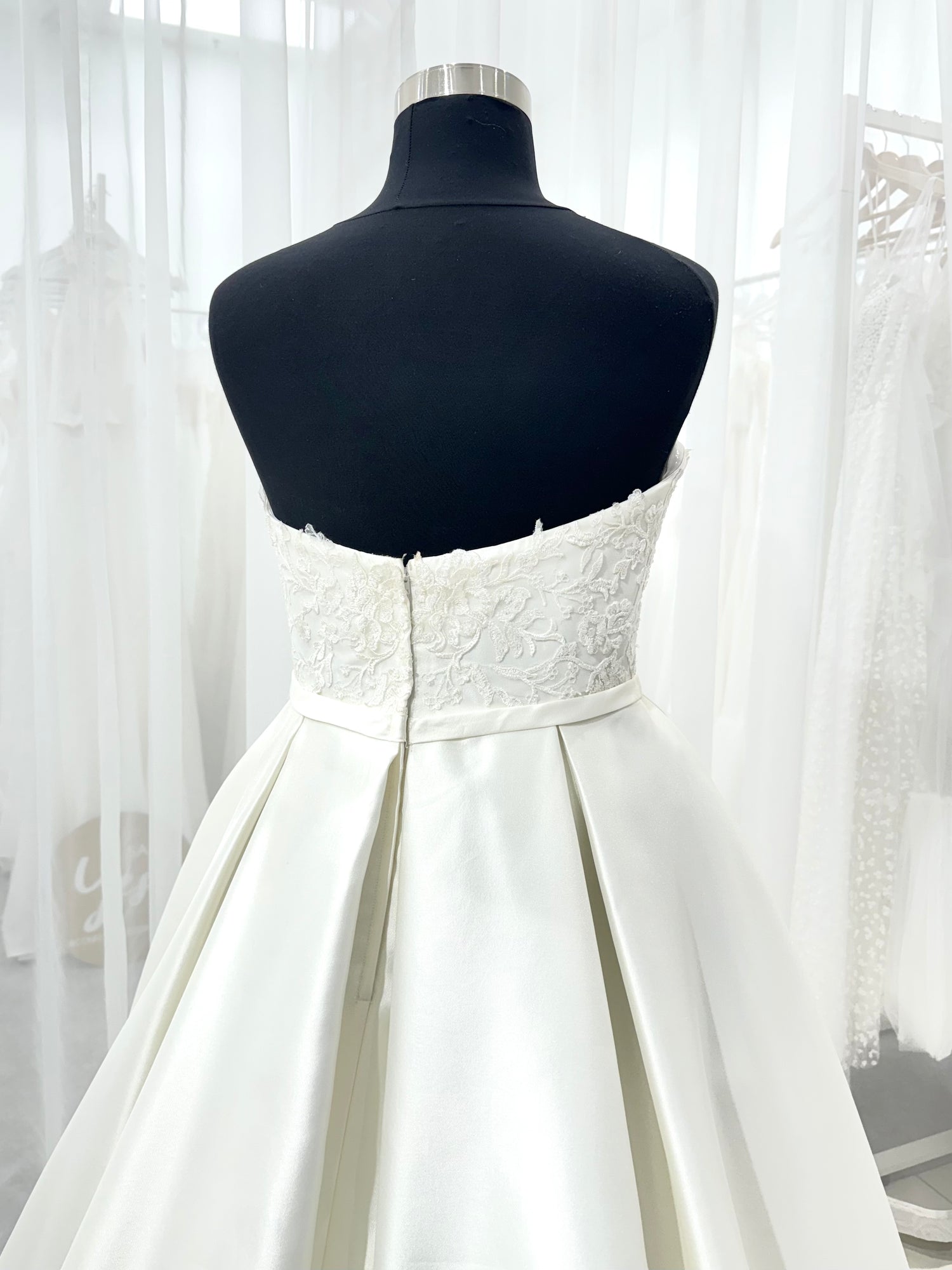 Jane strapless gown size 22