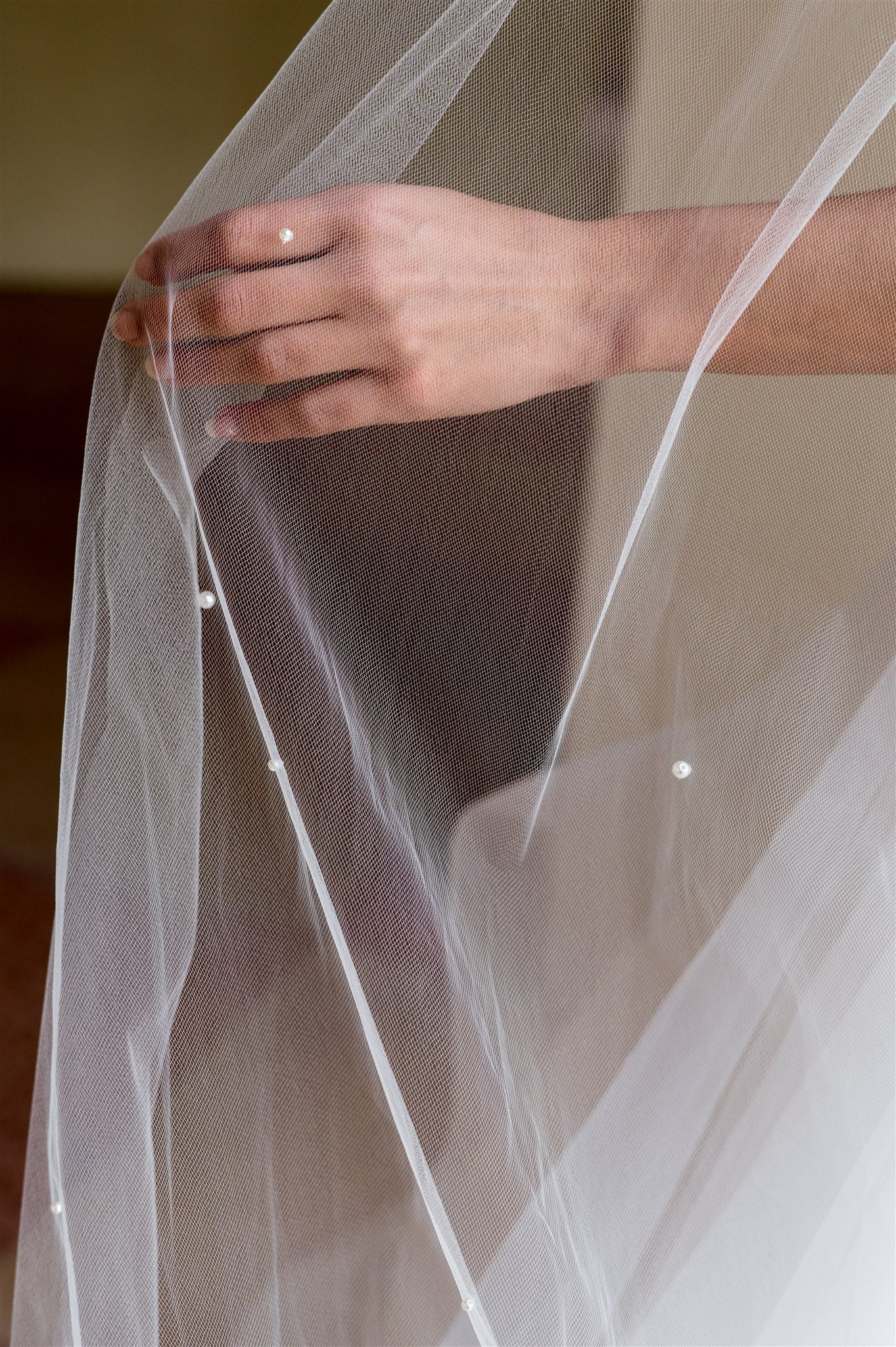 Lola pearl 1 tier Ivory Bridal veil 98'" - Italian Tulle