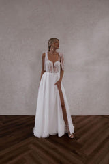 Ollie flowy gown Ivory size 12 (Ex sample gown)