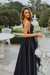 PO896 LINZ gown Navy size 16 (Ready to ship!)