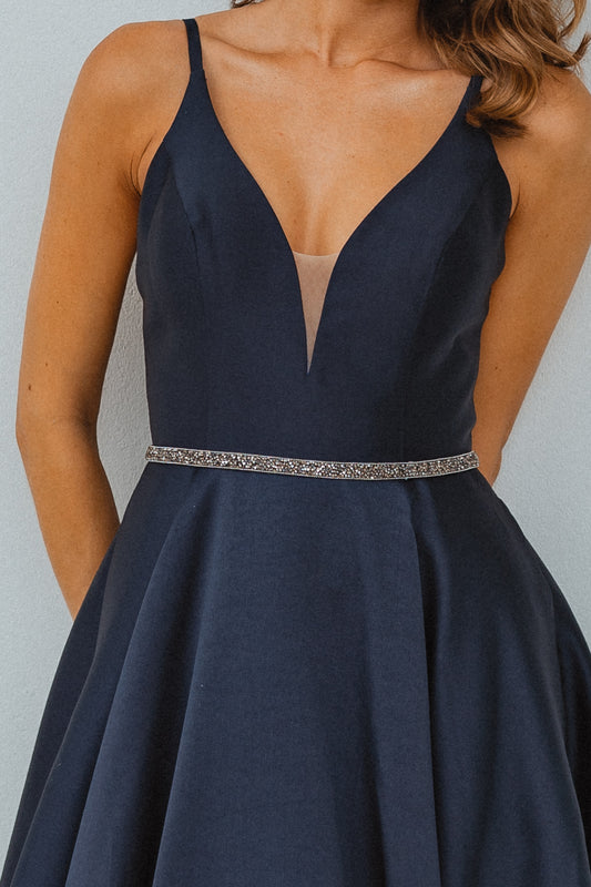 PO896 LINZ gown Navy size 16 (Ready to ship!)