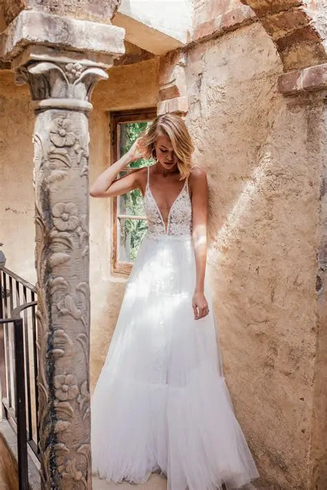 River gown Ivory size 10 (Ex sample gown)
