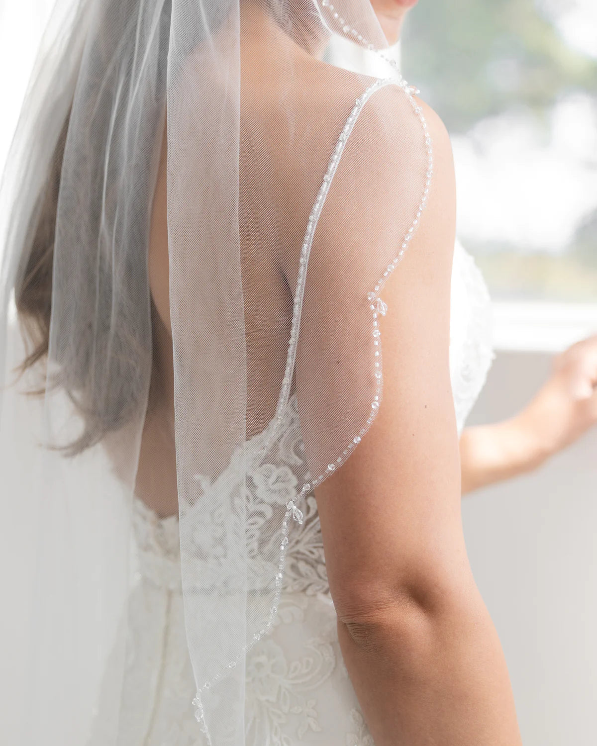 Sana one tier Ivory Veil - Fingertip 45"