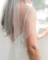 Sana one tier Ivory Veil - Fingertip 45"
