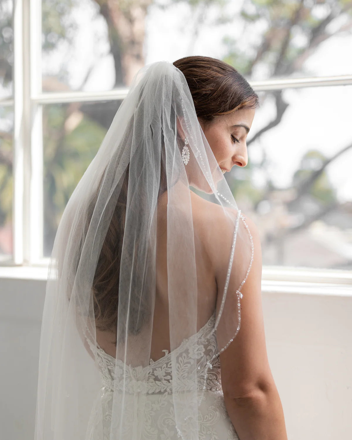 Sana one tier Ivory Veil - Fingertip 45"