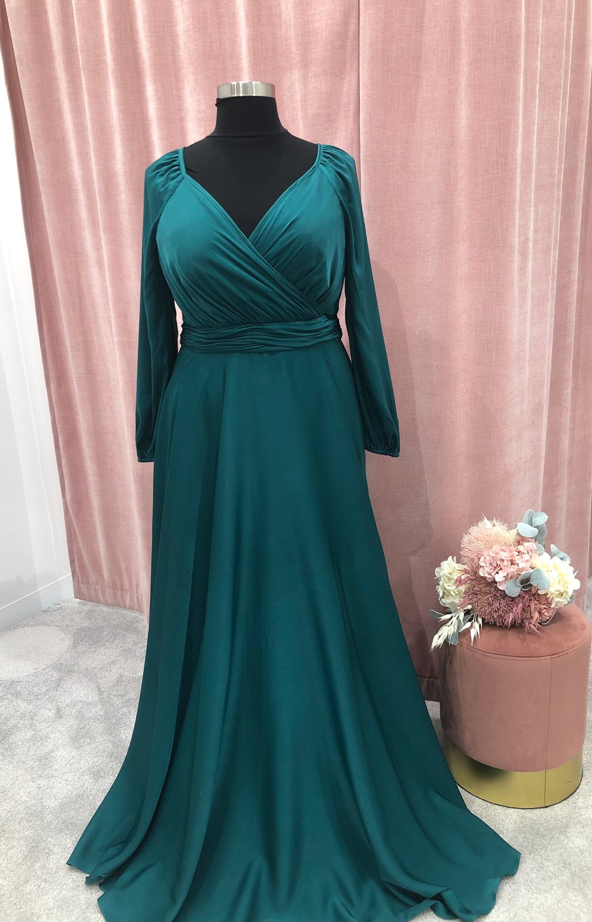 TO884 Zahara Emerald size 18 (Ready to ship!)