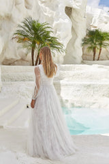 Lana gown TO2402 Ivory size 16 (Brand new)