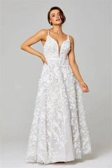 Amy gown TC283 Ivory size 10 (Brand new)