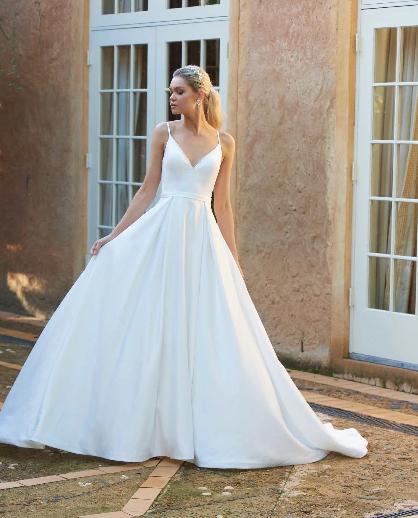 Ariel gown Ivory size 12 (Brand new)