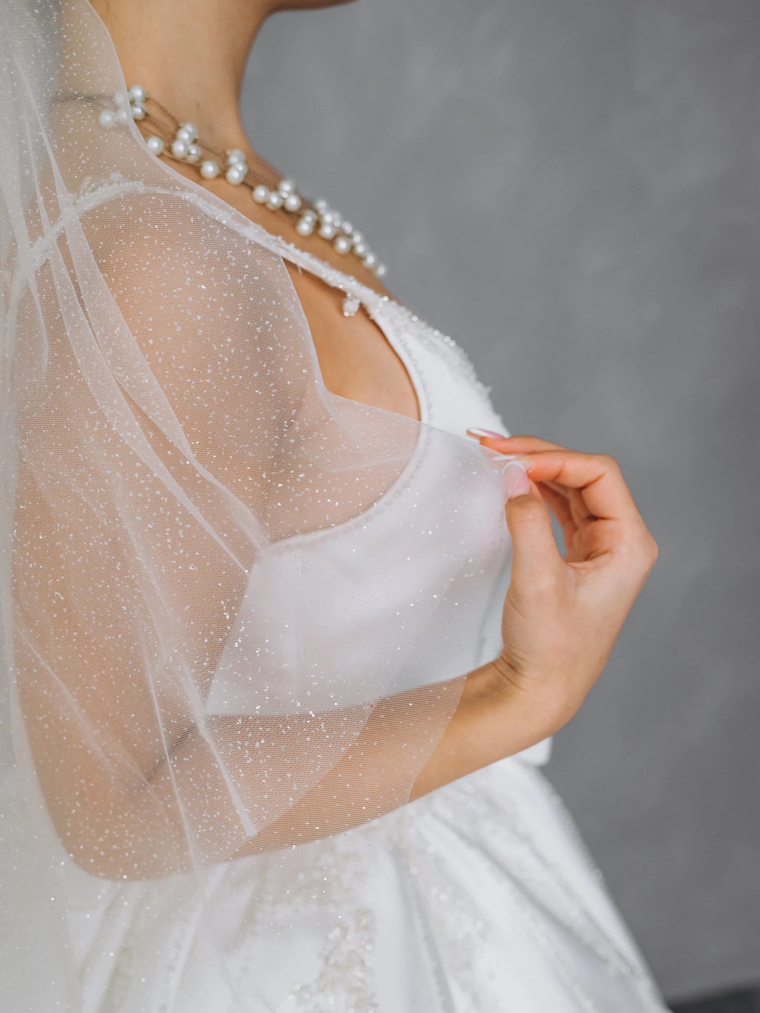 Annabelle glitter veil Two tier fingertip length