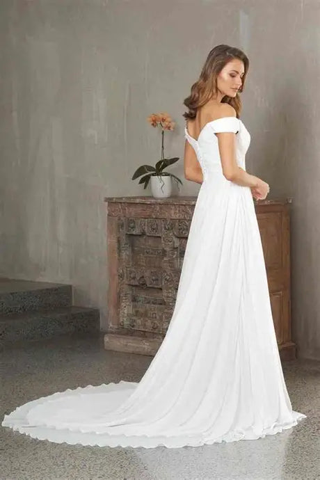 TC323 gown size 28 Vintage White size 28