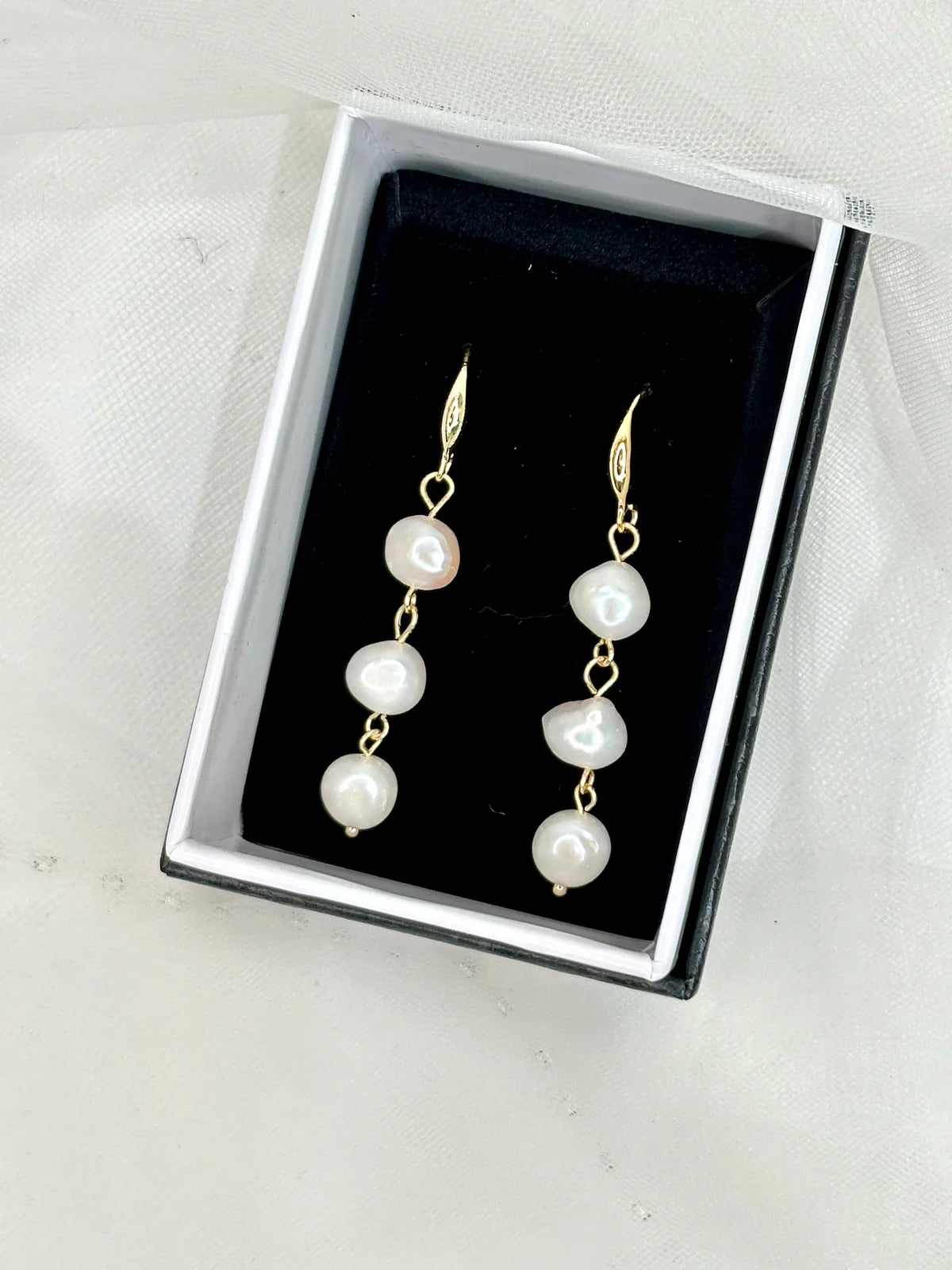 Arista Freshwater Pearl Earrings