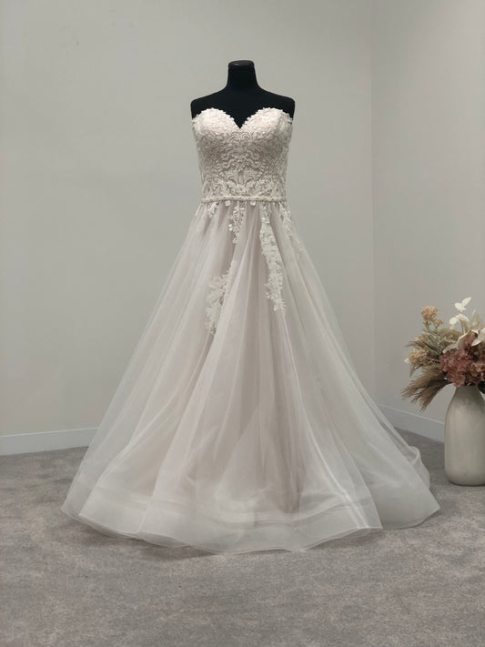 Confetti Luxe 'Sophia gown blush size 24