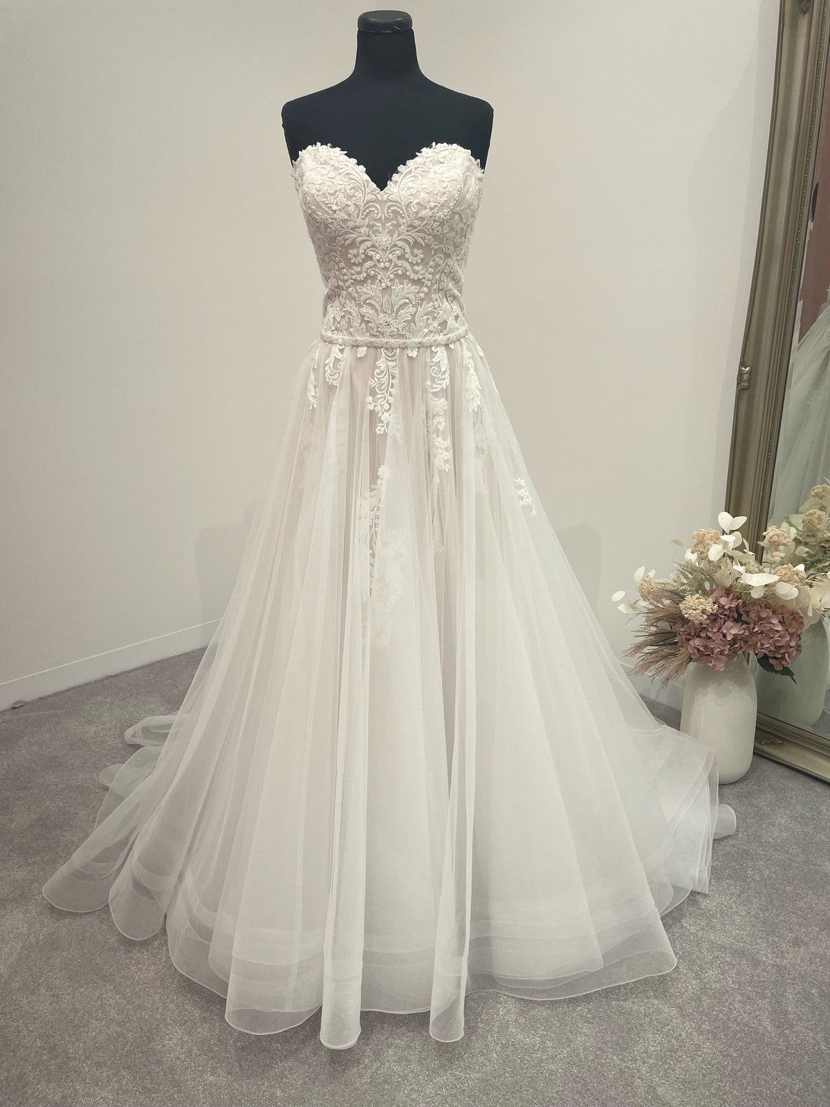 Confetti Luxe 'Sophia gown blush size 16