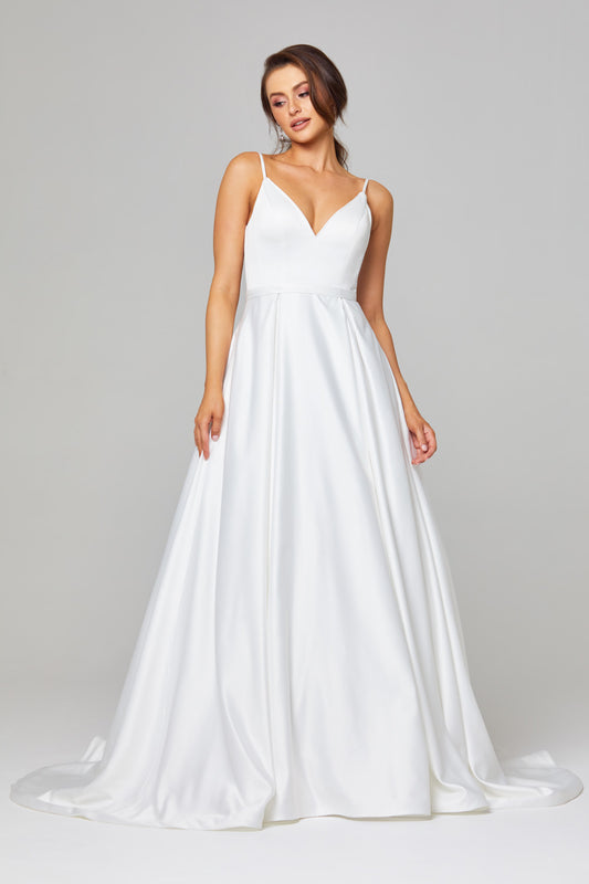 TC304 Wedding Dress Vintage White Size 20 (Ready to ship!)